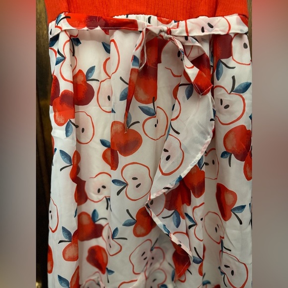 Apple Chiffon Dress - Picture 2 of 5